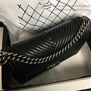 CHANEL MEDIUM CHEVRON LAMBSKIN QUILTED BOY BAG BLACK A13043 VS 03203 - 5