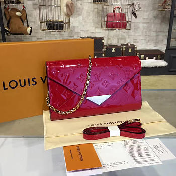  LOUIS VUITTON MONOGRAM VERNIS MIRA CHAIN WALLET CHERRY 3330