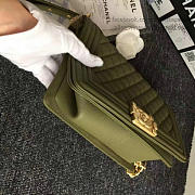 CHANEL QUILTED CAVIAR MEDIUM BOY BAG GREEN A67086 VS 09827 - 2
