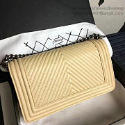 CHANEL MEDIUM CHEVRON LAMBSKIN QUILTED BOY BAG BEIGE A13043 VS 00767 - 2