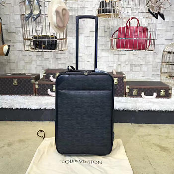 LV TRAVEL BOX BLACK 