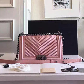 CHANEL MEDIUM CHEVRON LAMBSKIN QUILTED BOY BAG PINK A13044 VS 03443