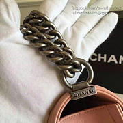 CHANEL MEDIUM CHEVRON LAMBSKIN QUILTED BOY BAG PINK A13044 VS 03443 - 2