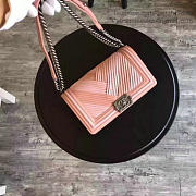 CHANEL MEDIUM CHEVRON LAMBSKIN QUILTED BOY BAG PINK A13044 VS 03443 - 3