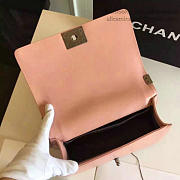 CHANEL MEDIUM CHEVRON LAMBSKIN QUILTED BOY BAG PINK A13044 VS 03443 - 5