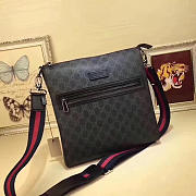GUCCI GG SUPREME MESSENGER STYLE ‎474137 K5RLN 1095 - 3