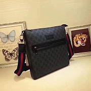 GUCCI GG SUPREME MESSENGER STYLE ‎474137 K5RLN 1095 - 5