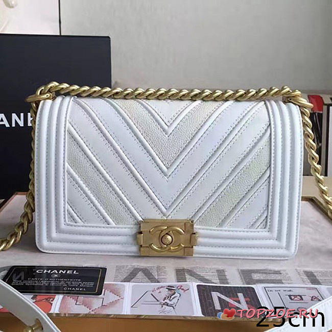 CHANEL CHEVRON QUILTED MEDIUM BOY BAG WHITE A67086 VS 08105 - 1
