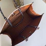 LV MONOGRAM GIANT JUNGLE ONTHEGO BLACK 41CM - 2