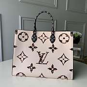 LV MONOGRAM GIANT JUNGLE ONTHEGO BLACK 41CM - 3