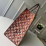 LV MONOGRAM GIANT JUNGLE ONTHEGO BLACK 41CM - 5
