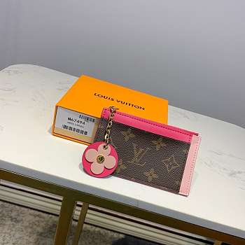 LV ZIPPER CLIP MONOGRAM CANVAS 01