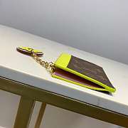 LV ZIPPER CLIP MONOGRAM CANVAS 02 - 2