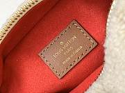 LV M68599 TEDDY VILLUS POUCH - 6