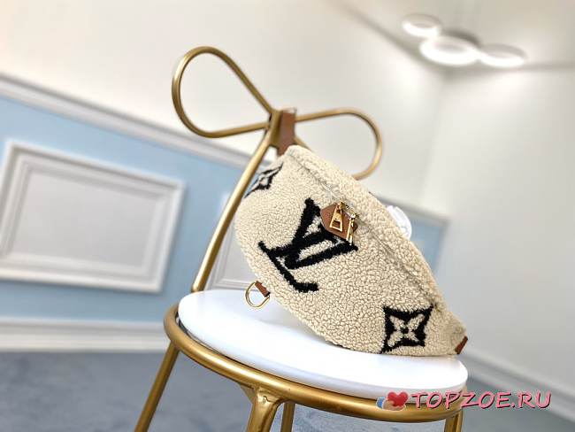 LV MONOGRAM TEDDY WOOL WAIST BAG M55425 - 1