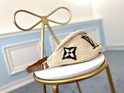 LV MONOGRAM TEDDY WOOL WAIST BAG M55425 - 6