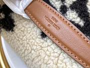 LV MONOGRAM TEDDY WOOL WAIST BAG M55425 - 2