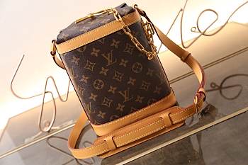 LV MONOGRAM CANVAS BOX BAG 61111