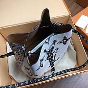 LV NEONOE MONOGRAM GIANT JUNGLE MM - 6
