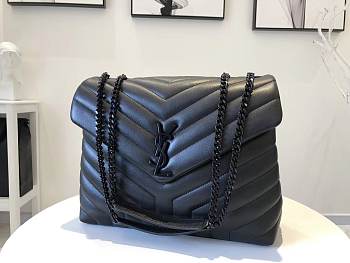 LOULOU MEDIUM IN MATELASSÉ “Y” LEATHER SIZE 32 x 22 x 12 CM