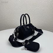 Prada Re-Edition 2005 Nylon Bag Black 1BB846 Size 20 x 11.5 x 11cm - 4