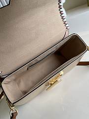LOUIS VUITON TWIST MM BEIGE M57318 SIZE 23 x 17 x 9.5 cm - 2