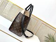 LOUIS VUITON ON MY SIDE M55933_30.5 x 24.5 x 14 cm - 5