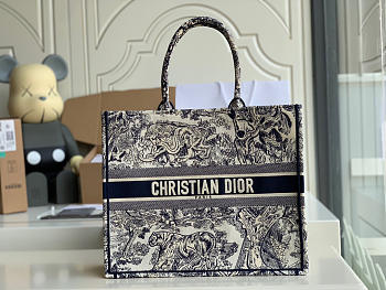 DIOR BOOK TOTE M1286 SIZE 42 CM