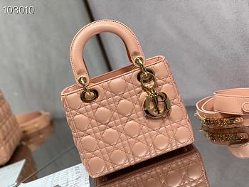 SMALL LADY DIOR BAG ROSE M0531 SIZE 20 x 16.5 x 8 CM