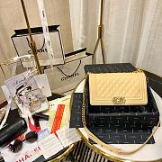 BOY CHANEL HANDBAG YELLOW A67086 SIZE 25×15×7.5 CM - 1