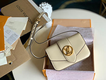 LV PONT 9 WHITE M55950 SIZE 23 x 15 x 8