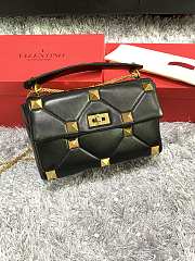 VALENTINO LARGE ROMAN STUD SHOULDER BAG BSF0NO SIZE 30 x 20 x 12 CM - 5