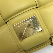 BOTTEGA VENETA CHAIN CASSETTE KIWI 631421 SIZE 26 x 18 x 8 CM - 6