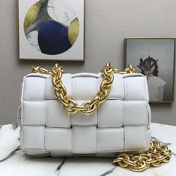 BOTTEGA VENETA CHAIN CASSETTE WHITE 631421 SIZE 26 x 18 x 8 CM