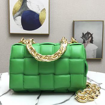 BOTTEGA VENETA CHAIN CASSETTE GREEN 631421 SIZE 26 x 18 x 8 CM