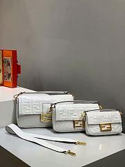 FENDI BAGUETTE WHITE 8BS017 SIZE 18.5 x 4.5 x 12 CM - 3
