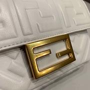 FENDI BAGUETTE WHITE 8BS017 SIZE 18.5 x 4.5 x 12 CM - 5