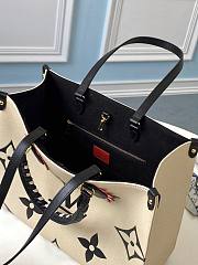 LV ONTHEGO MM M45374 SIZE 35 x 28 x 15 CM - 2