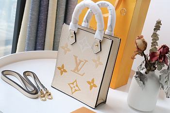 LV PETIT SAC PLAT M80449 SIZE 14 x 17 x 5 CM