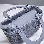 MEDIUM ULTRAMATTE LADY DIOR BAG DENIM BLUE M0565 SIZE 24 x 20 x 11 CM - 6