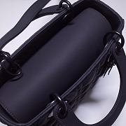 MEDIUM ULTRAMATTE LADY DIOR BAG INDIGO BLUE M0565 SIZE 24 x 20 x 11 CM - 6