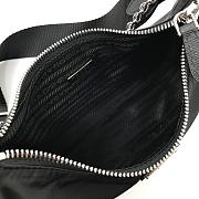 PRADA RE-EDITION 2005 RE-NYLON BAG BLACK SIZE22CM - 5