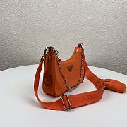 PRADA RE-EDITION 2005 RE-NYLON BAG ORANGE 1BH204_R064 SIZE 22x12x6 CM - 5