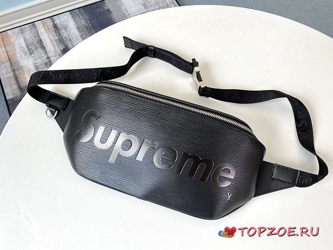 LV SUPREME BUM BAG BLACK M41810 24CM - 1