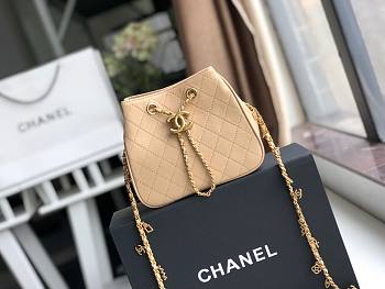 CHANEL BUCKET BAG WITH CHAIN CREAM 15CM