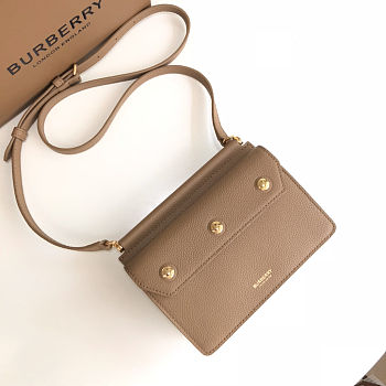 MINI HORSEFERRY PRINT TITLE BAG BROWN 80428521 SIZE 19 x 5 x 15 CM