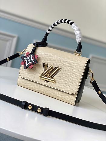 LV CRAFTY TWIST MM M56779 SIZE 23 x 17 x 9.5 CM