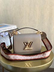 LV TWIST PM M57049 SIZE 19 x 15 x 9 CM - 1