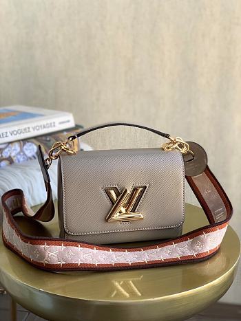 LV TWIST PM M57049 SIZE 19 x 15 x 9 CM
