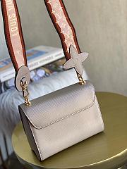 LV TWIST PM M57049 SIZE 19 x 15 x 9 CM - 3